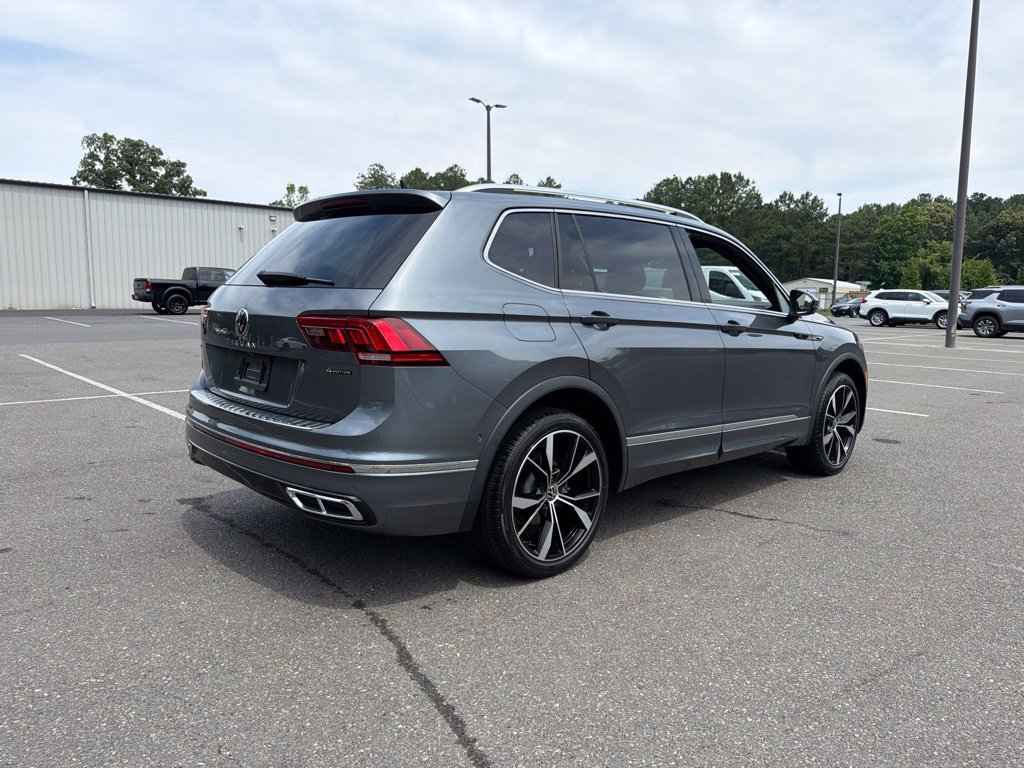 Used 2023 Volkswagen Tiguan SEL R-Line AWD/4WD image 5