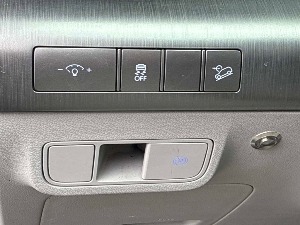 Used 2024 Hyundai Kona SEL w/ Convenience Package image 23