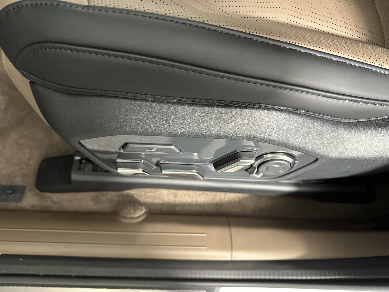 New 2027 Kia EV9 GT-Line AWD/4WD image 4