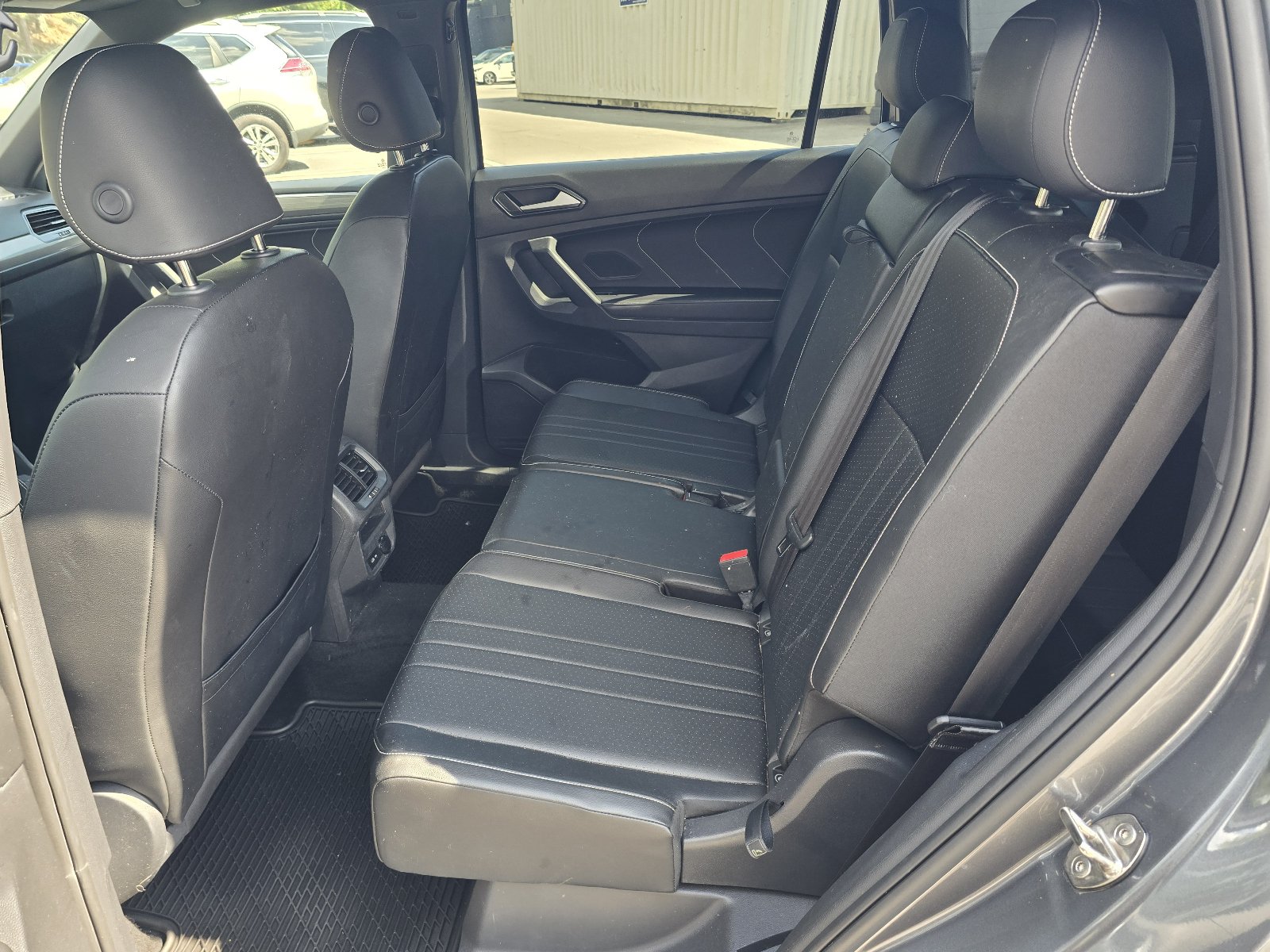 Used 2023 Volkswagen Tiguan SE R-Line FWD image 12