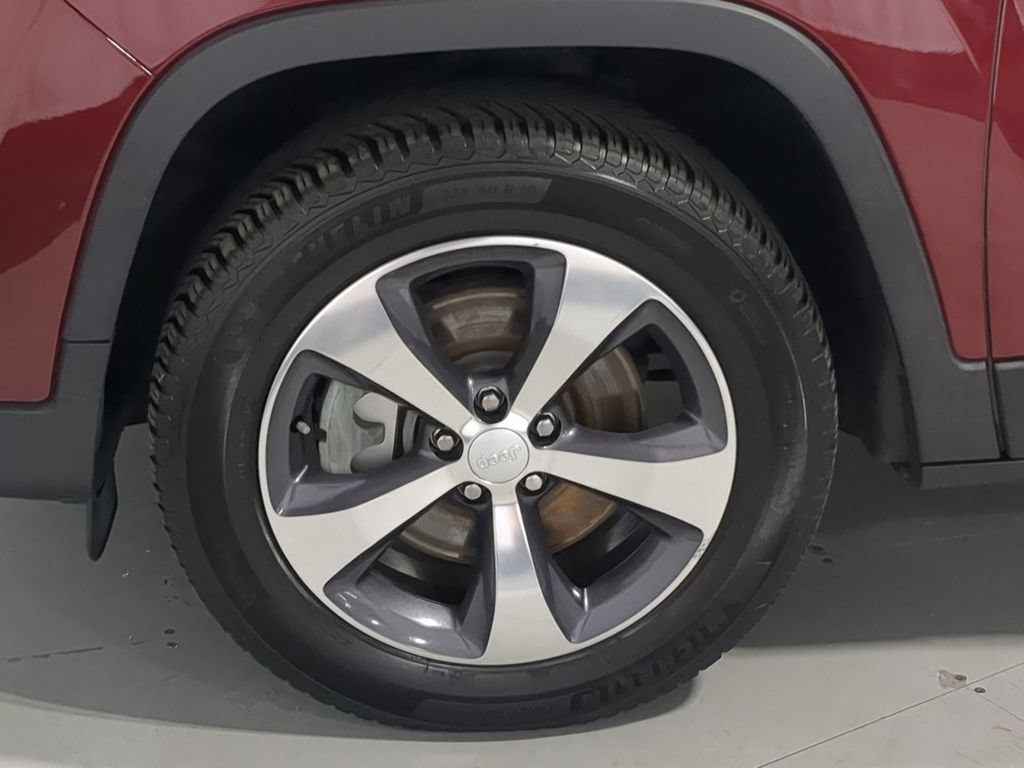 Used 2019 Jeep Cherokee Limited AWD/4WD image 17