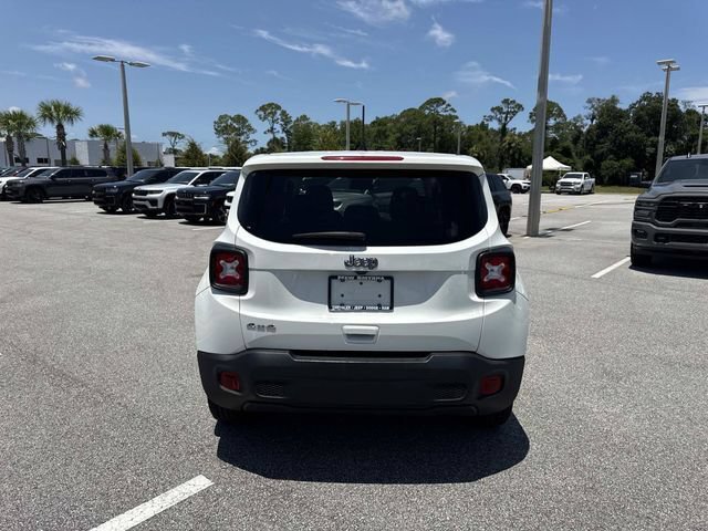 Used 2023 Jeep Renegade Latitude AWD/4WD image 4