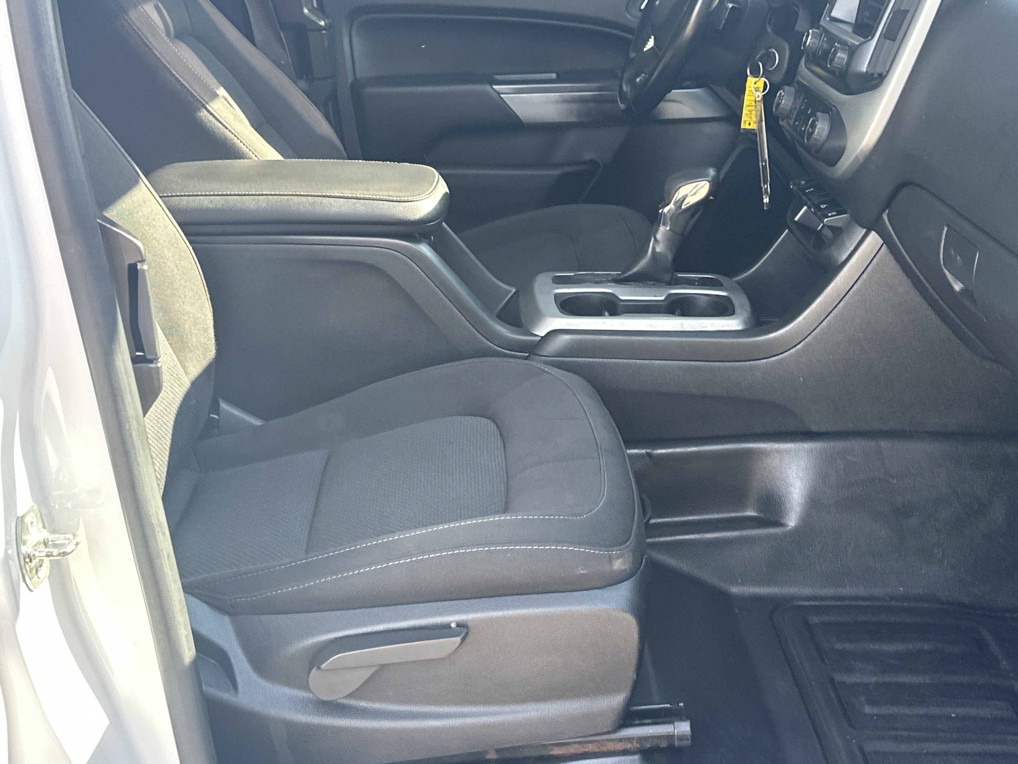 Used 2022 Chevrolet Colorado LT w/ Fleet Safety Package image 13