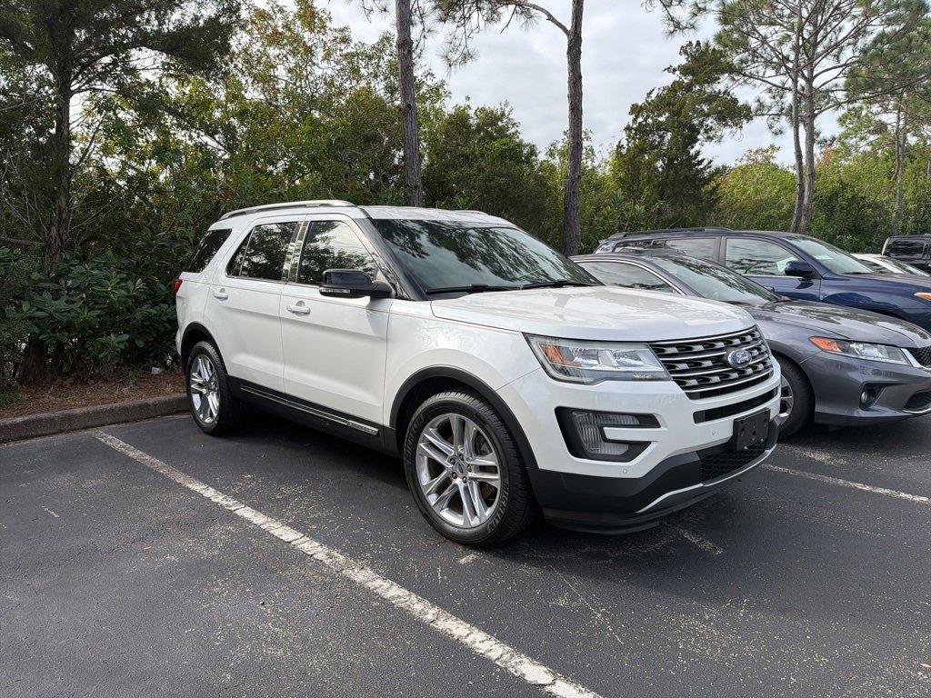 Used 2016 Ford Explorer XLT w/ Equipment Group 202A image 1