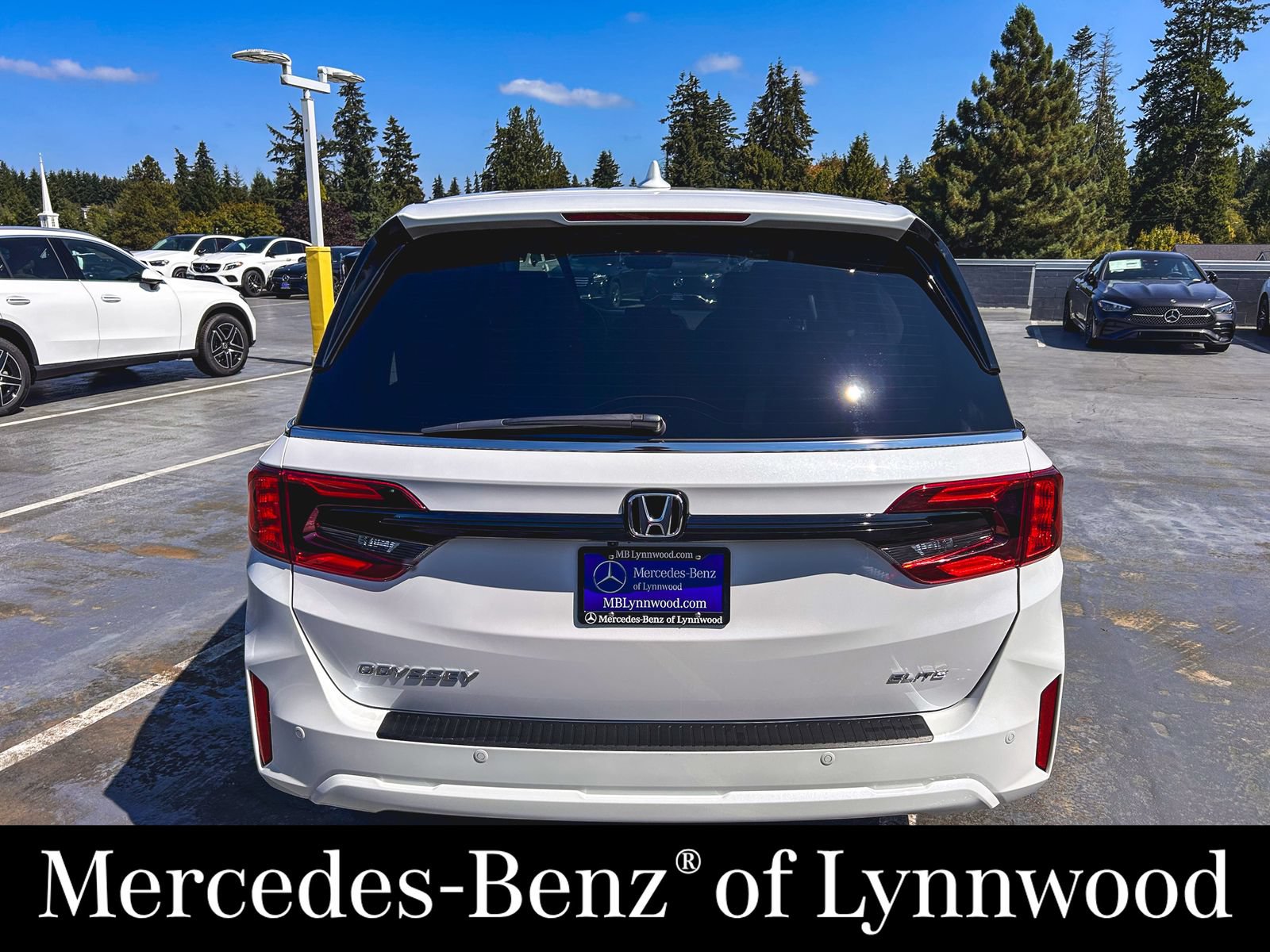 Used 2026 Honda Odyssey Elite image 7