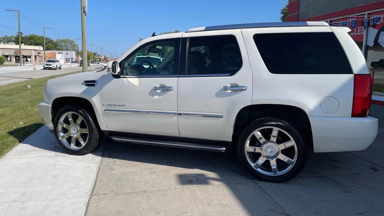 Used 2007 Cadillac Escalade AWD w/ Information Package image 9