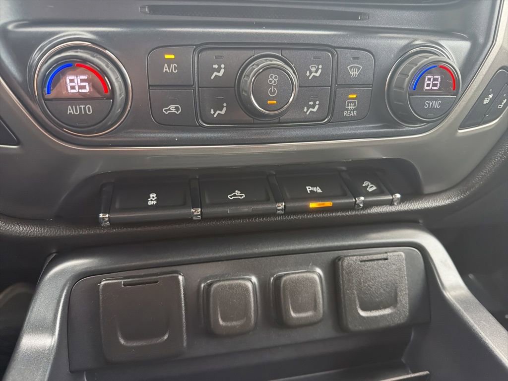 Used 2018 Chevrolet Silverado 1500 LT w/ Midnight Edition image 23