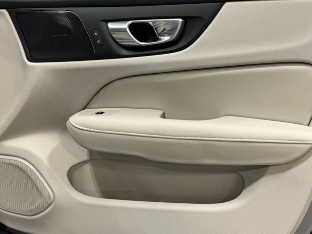New 2024 Volvo S60 B5 Plus w/ Climate Package image 32