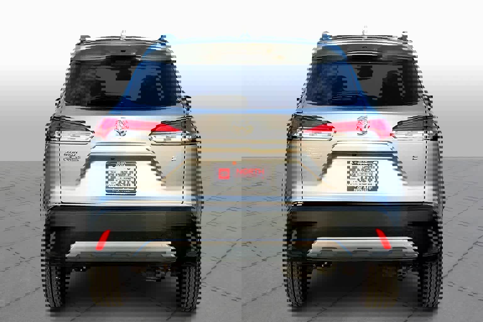 Used 2022 Toyota Corolla Cross LE image 4