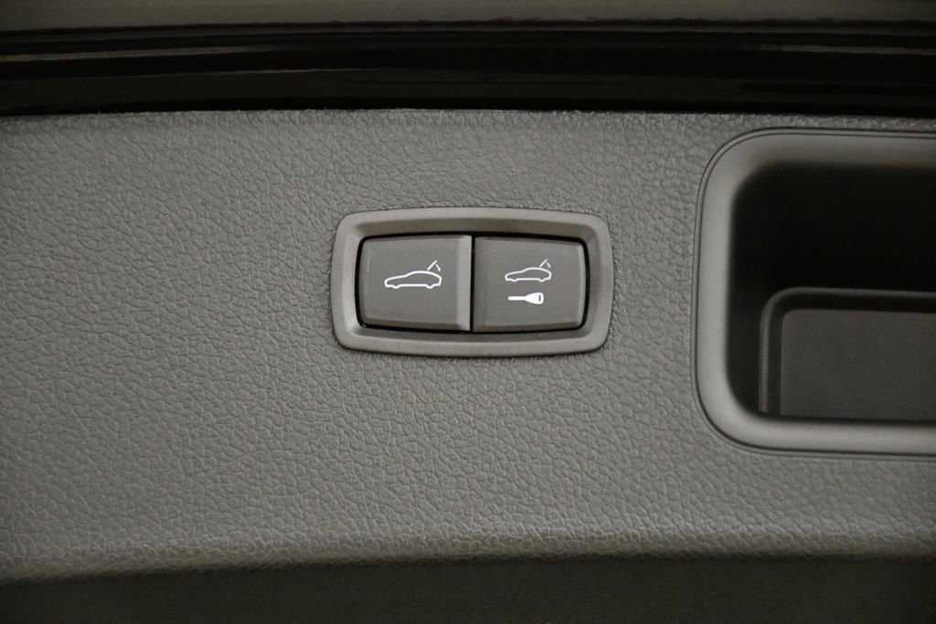 Used 2025 Porsche Macan Turbo image 54