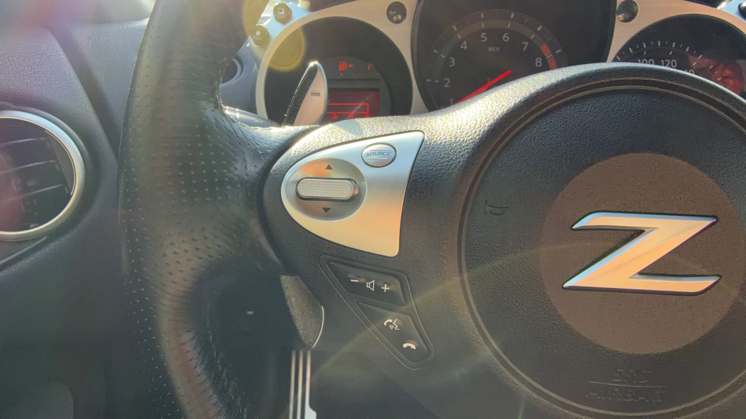 Used 2014 Nissan 370Z Touring image 30