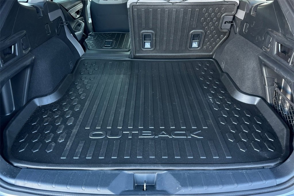 Used 2025 Subaru Outback Premium w/ Popular Package #1A image 15