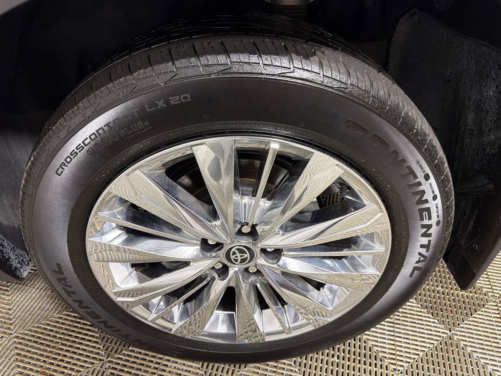 Used 2024 Toyota Grand Highlander Platinum image 21
