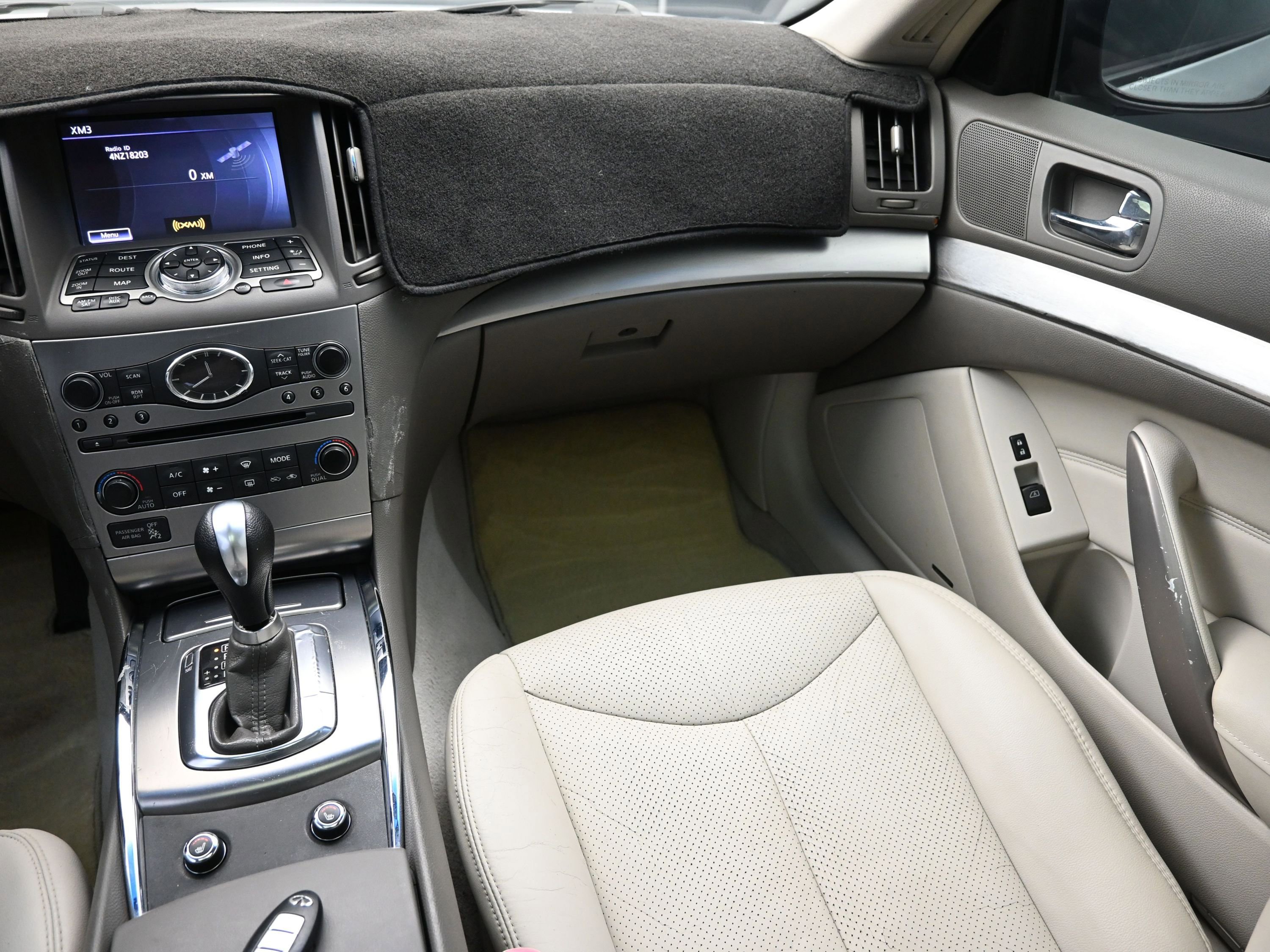 Used 2010 INFINITI G37 Journey w/ Premium Pkg image 38