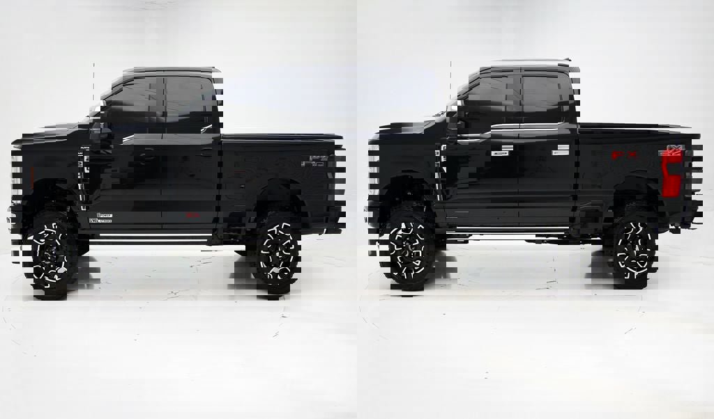 Used 2025 Ford F250 Platinum w/ Platinum Plus Package image 6