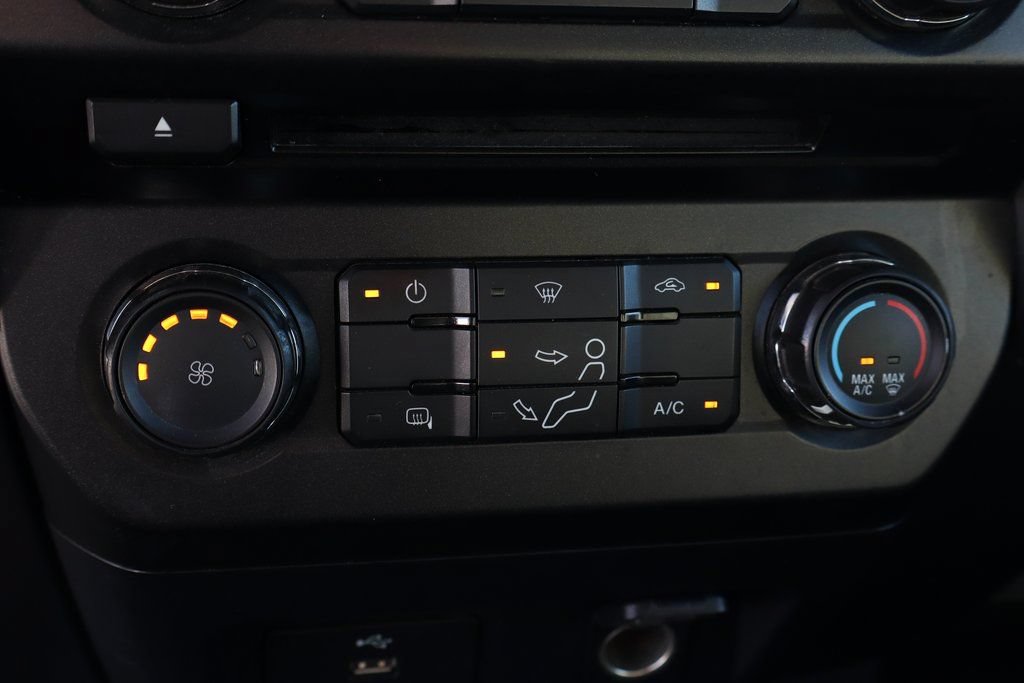 Used 2017 Ford F550 2WD Regular Cab Super Duty image 40