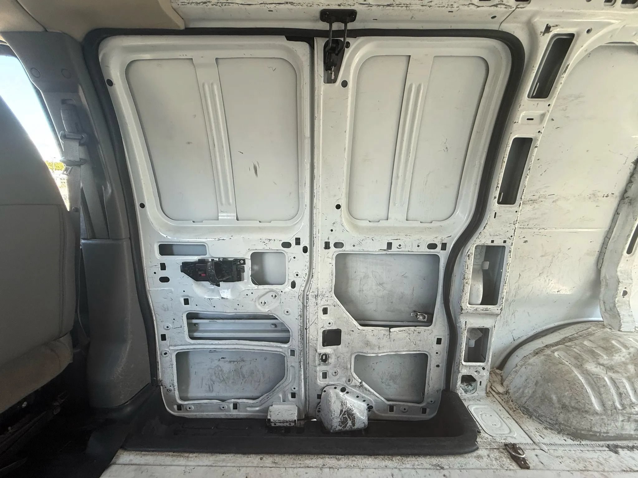Used 2016 Chevrolet Express 2500 RWD image 29