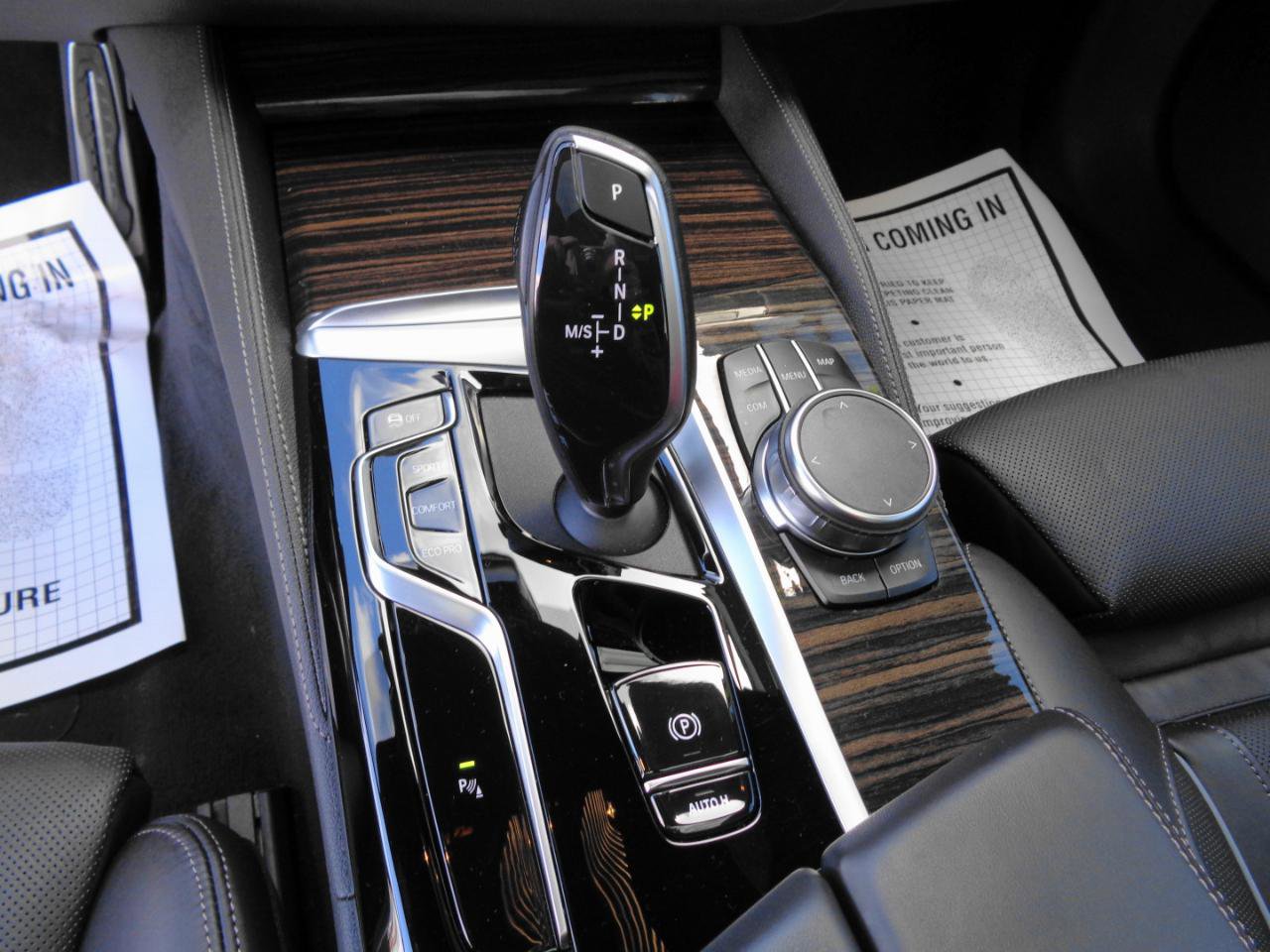 Used 2022 BMW 530i xDrive 530i xDrive Sedan w/ M Sport Package image 12