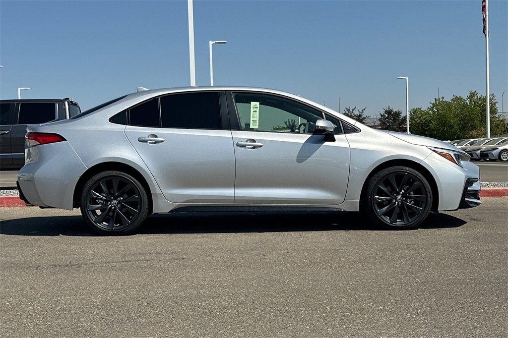 New 2026 Toyota Corolla SE image 3