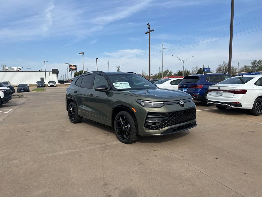 New 2026 Volkswagen Tiguan SE R-Line AWD/4WD image 3