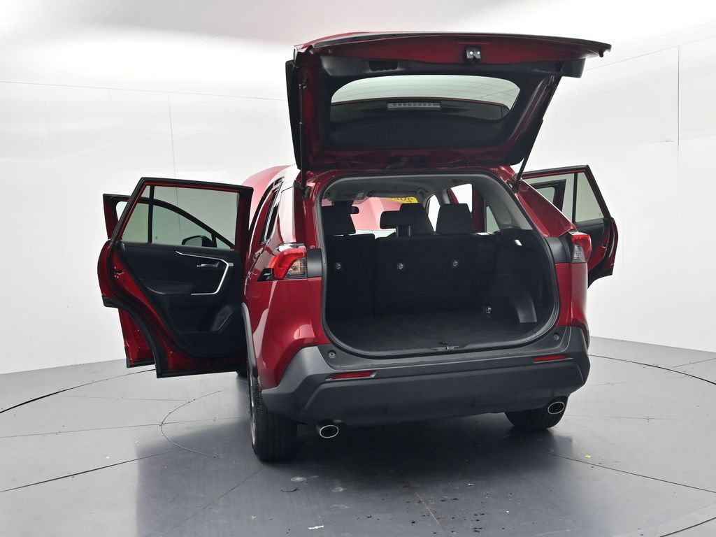 Used 2025 Toyota RAV4 XLE AWD/4WD image 61