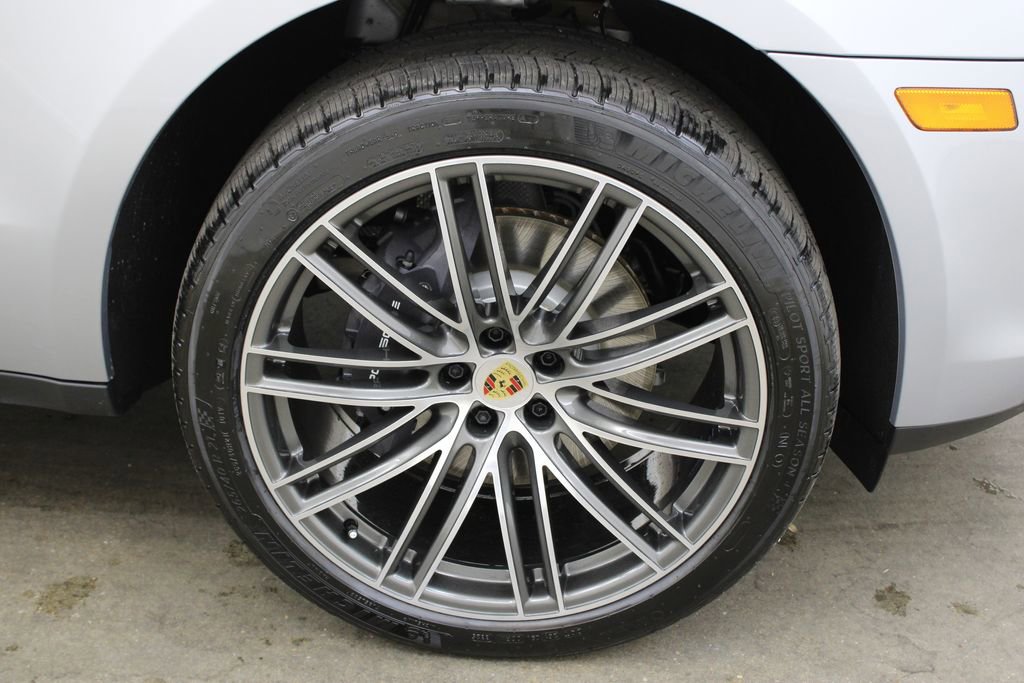 New 2026 Porsche Macan image 15