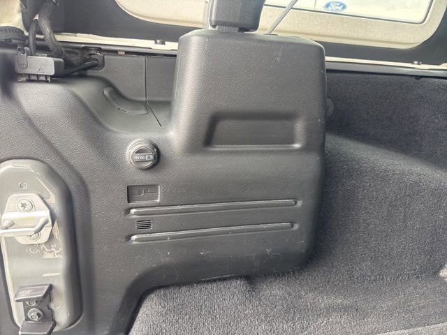 Used 2021 Jeep Wrangler Unlimited Sahara AWD/4WD image 14