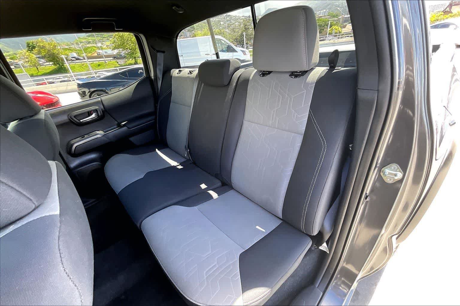 Used 2020 Toyota Tacoma TRD Off-Road w/ Technology Package AWD/4WD image 29
