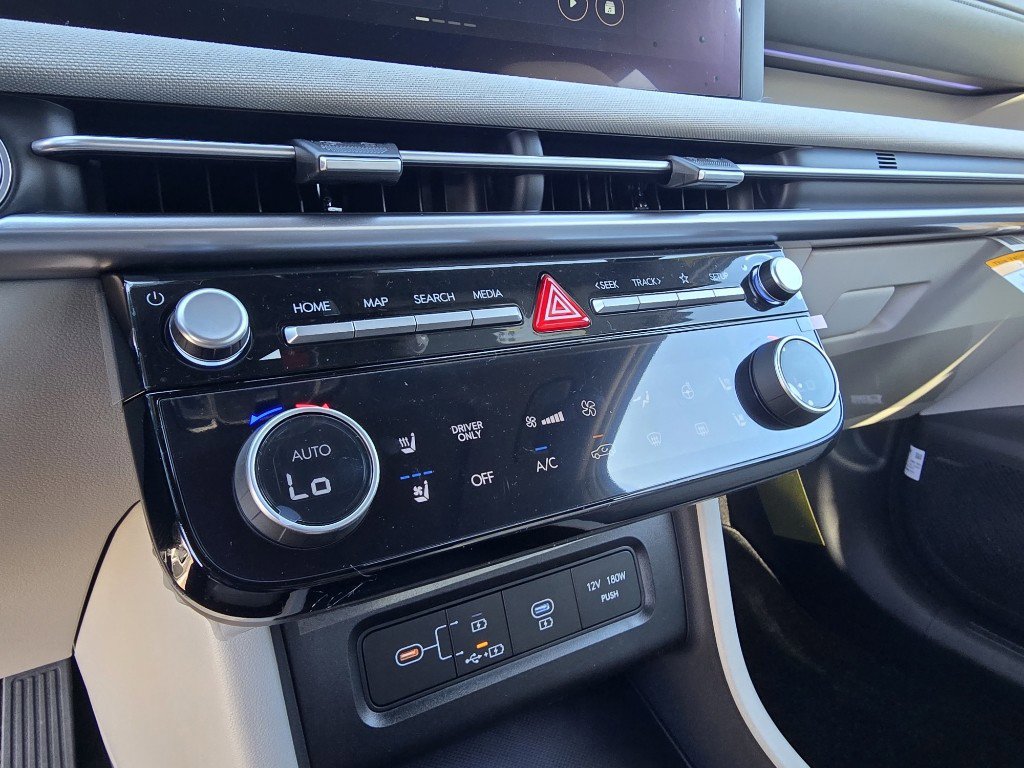 New 2026 Hyundai Tucson Limited image 23