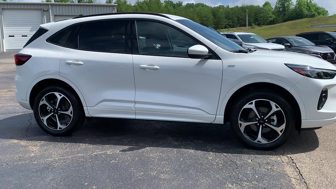 Used 2025 Ford Escape ST-Line Elite AWD/4WD image 8