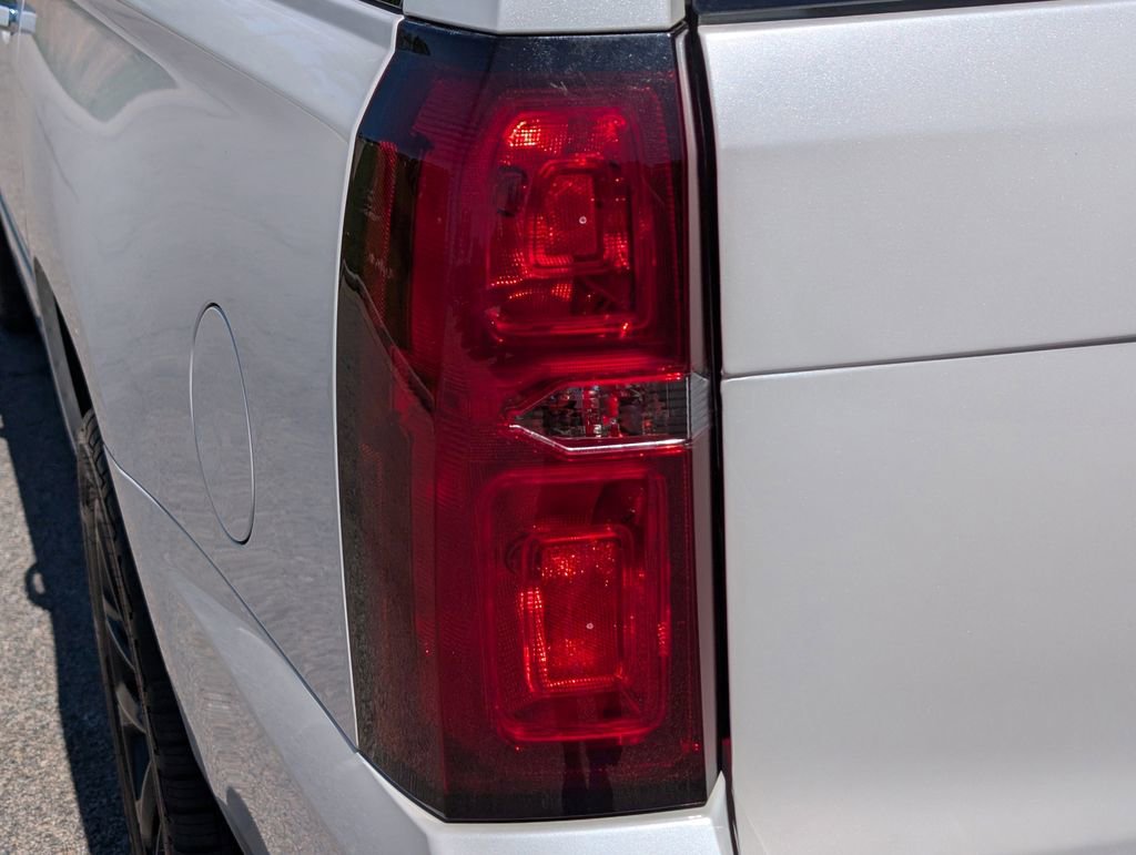 Used 2019 Chevrolet Suburban Premier w/ Premier Plus Edition image 13