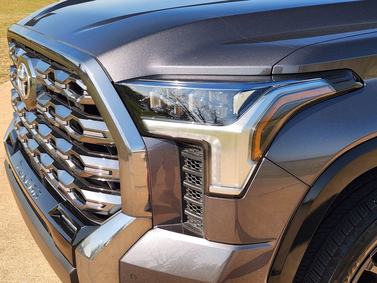 Used 2025 Toyota Tundra Platinum image 10