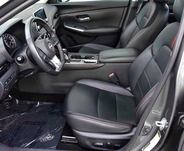 Used 2025 Nissan Sentra SR w/ SR Premium Package image 12