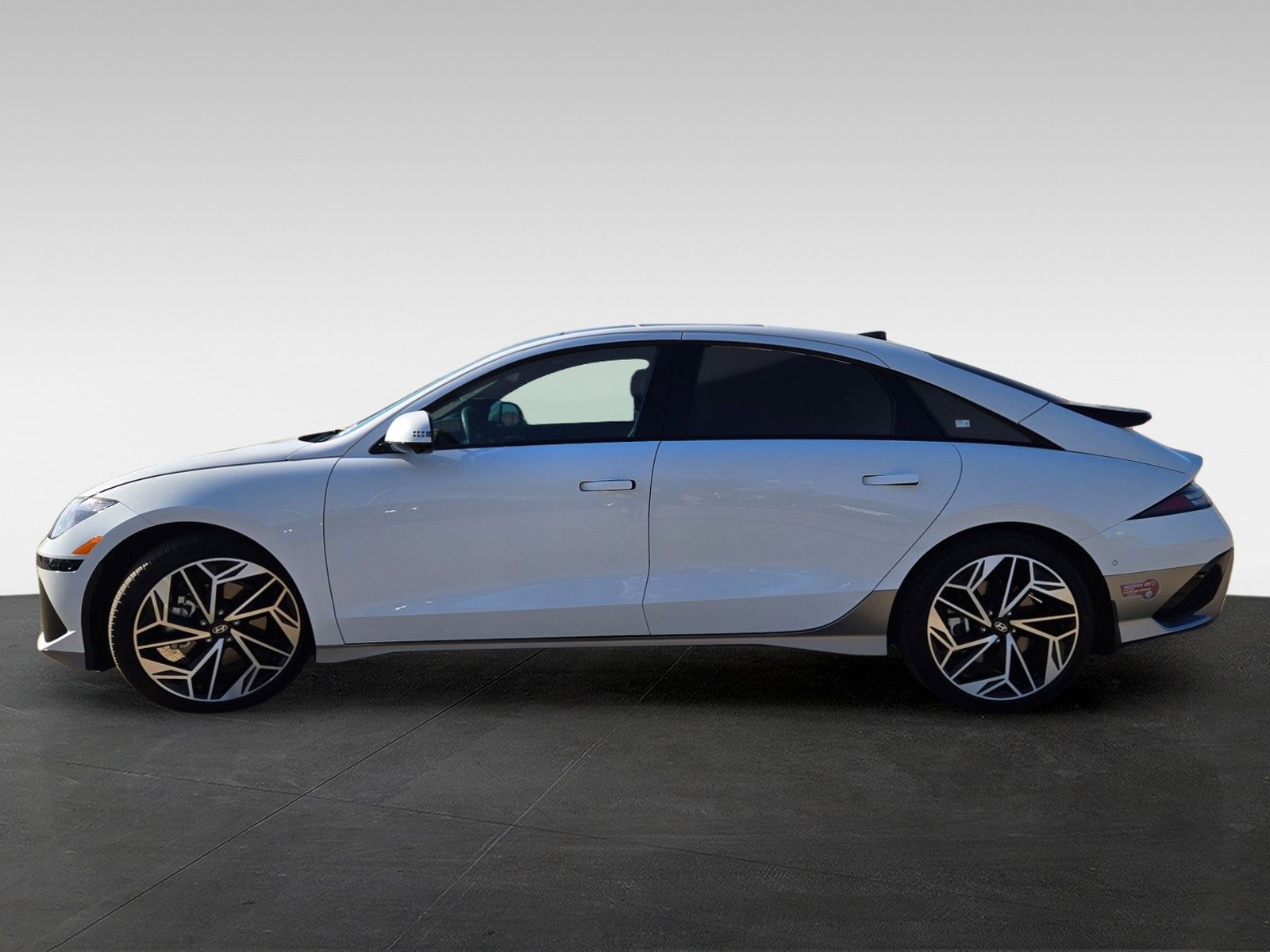 Used 2023 Hyundai Ioniq 6 Limited image 7