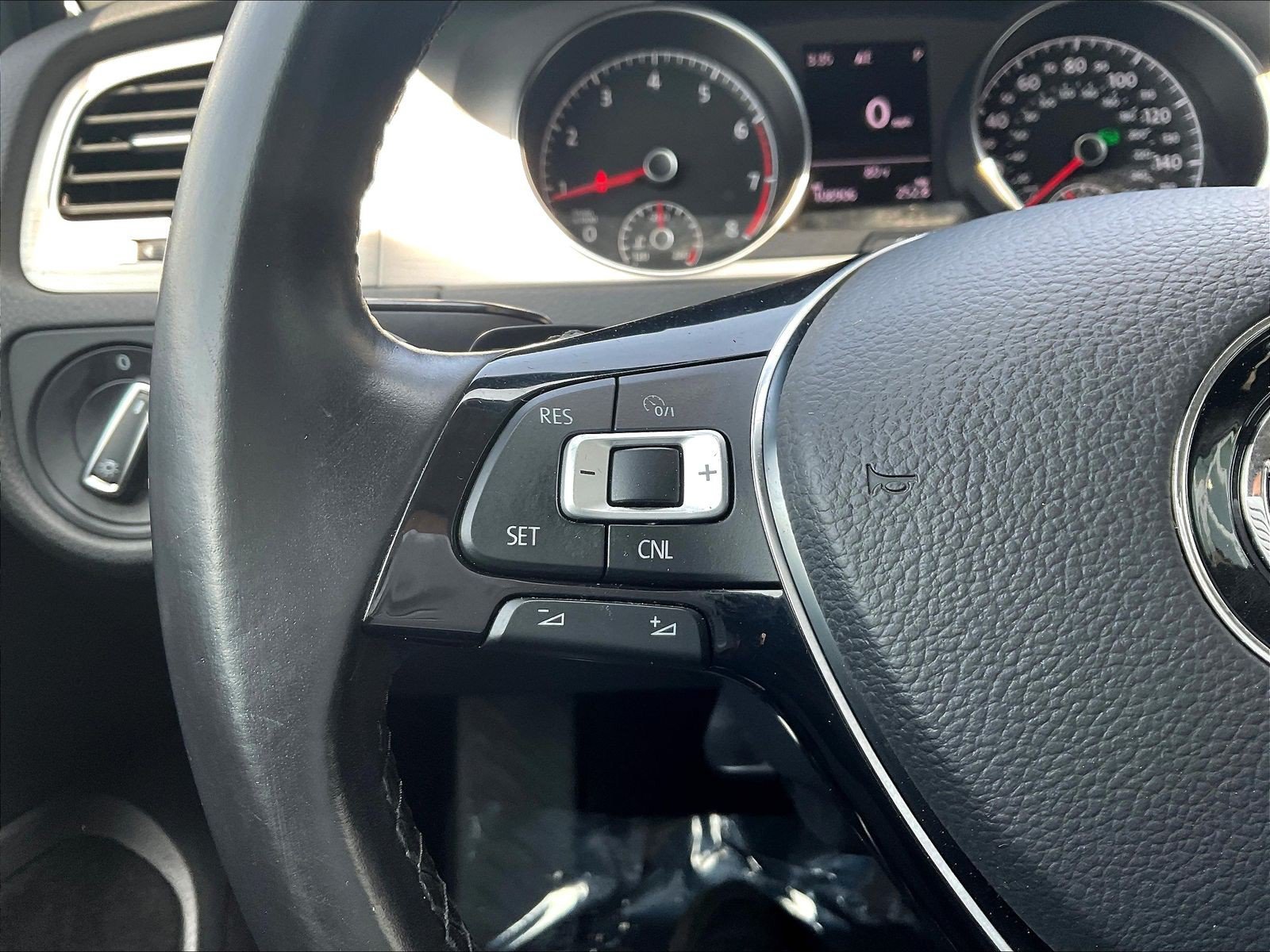 Used 2016 Volkswagen Golf S FWD image 11