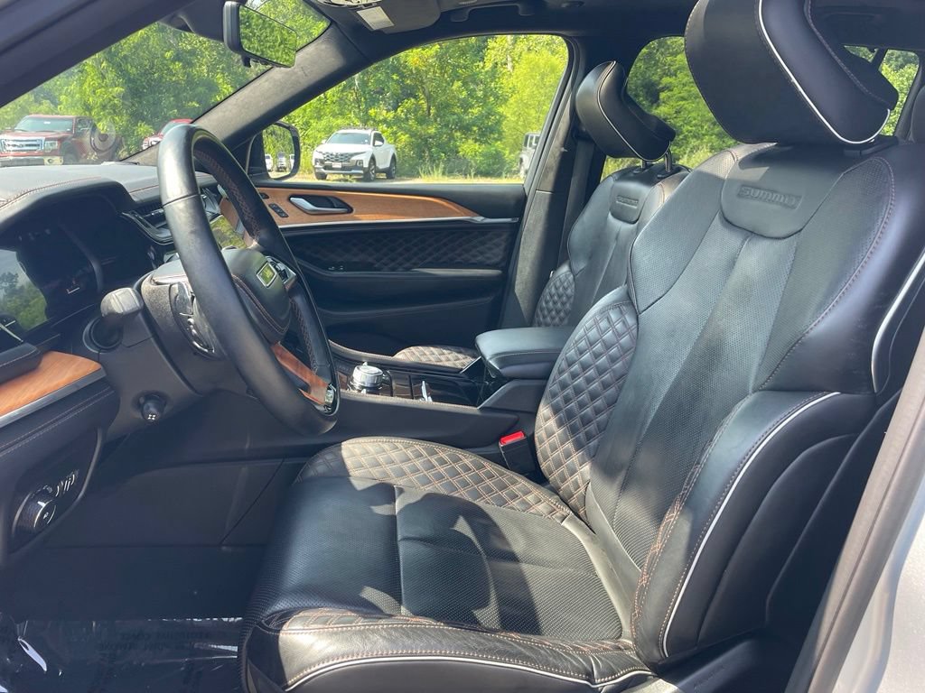 Used 2023 Jeep Grand Cherokee L Summit AWD/4WD image 2