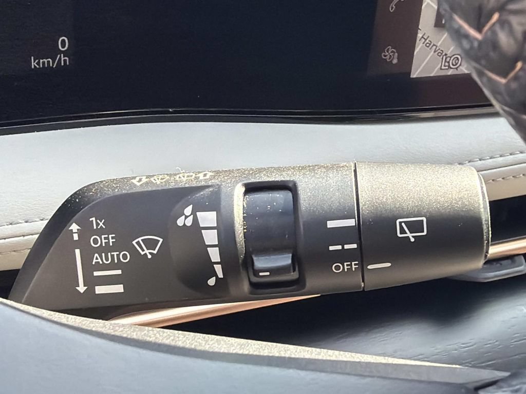 Used 2024 Nissan Ariya FWD image 31