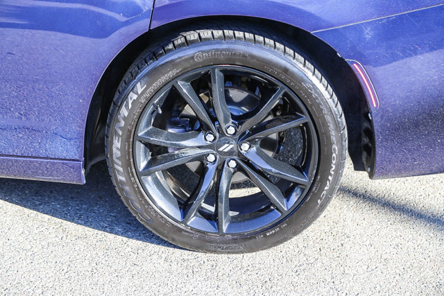Used 2017 Dodge Charger R/T w/ Plus Group RWD image 11