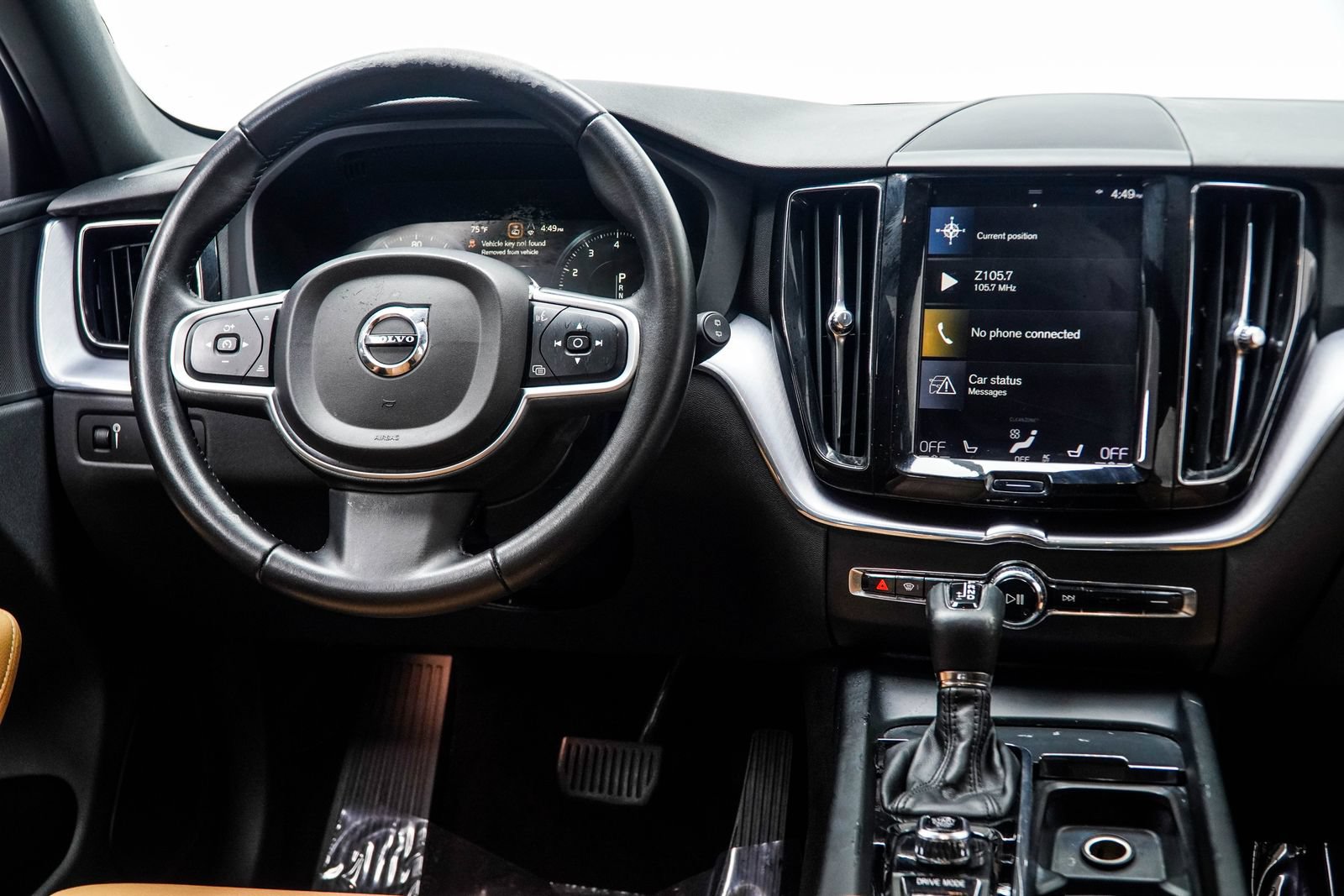 Used 2020 Volvo XC60 T5 Momentum w/ Protection Package Premier AWD/4WD image 17