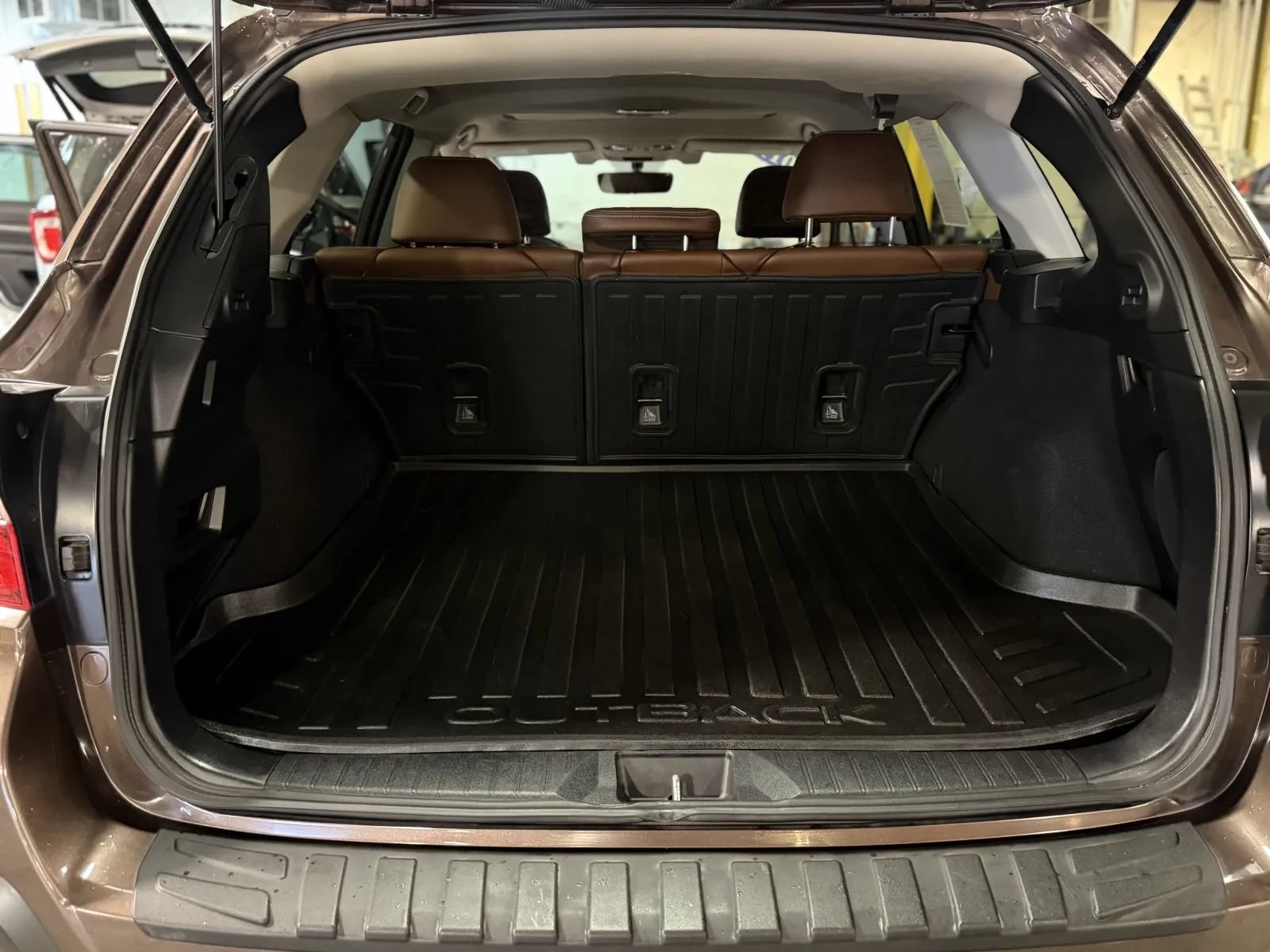 Used 2019 Subaru Outback 3.6R Touring w/ Protection Package #1 AWD/4WD image 16