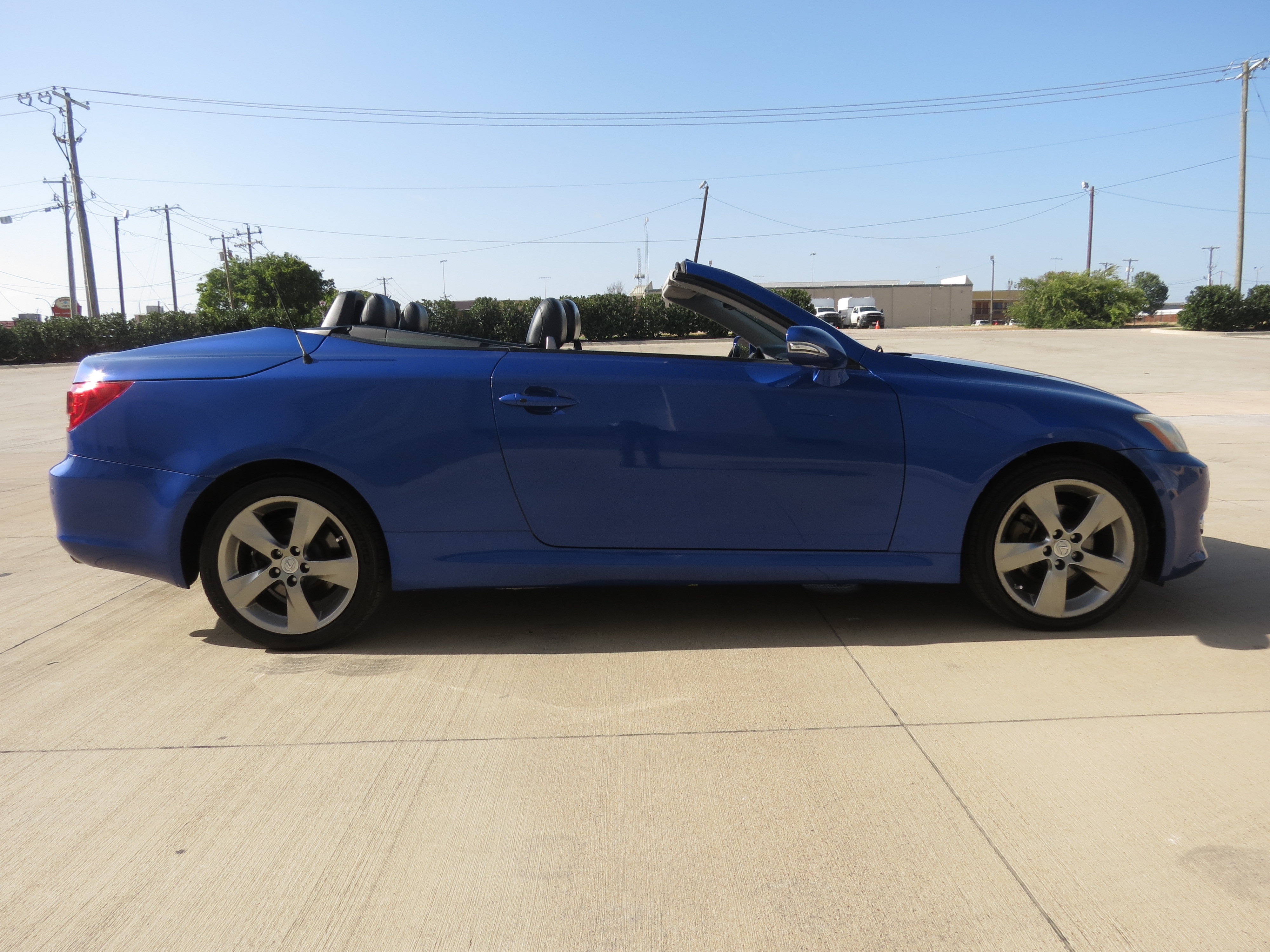Used 2010 Lexus IS 250C RWD image 12
