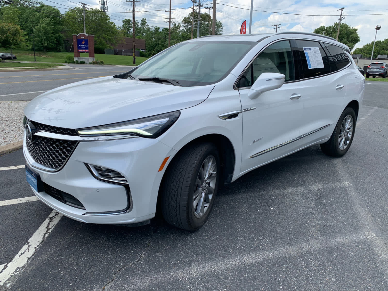 Used 2024 Buick Enclave Avenir w/ Avenir Technology Package FWD image 3