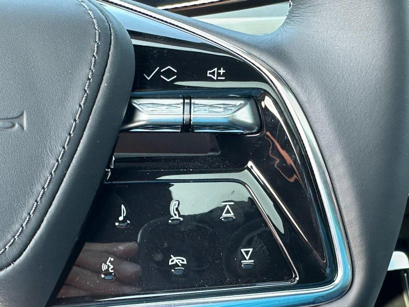 New 2026 Cadillac Lyriq V image 16