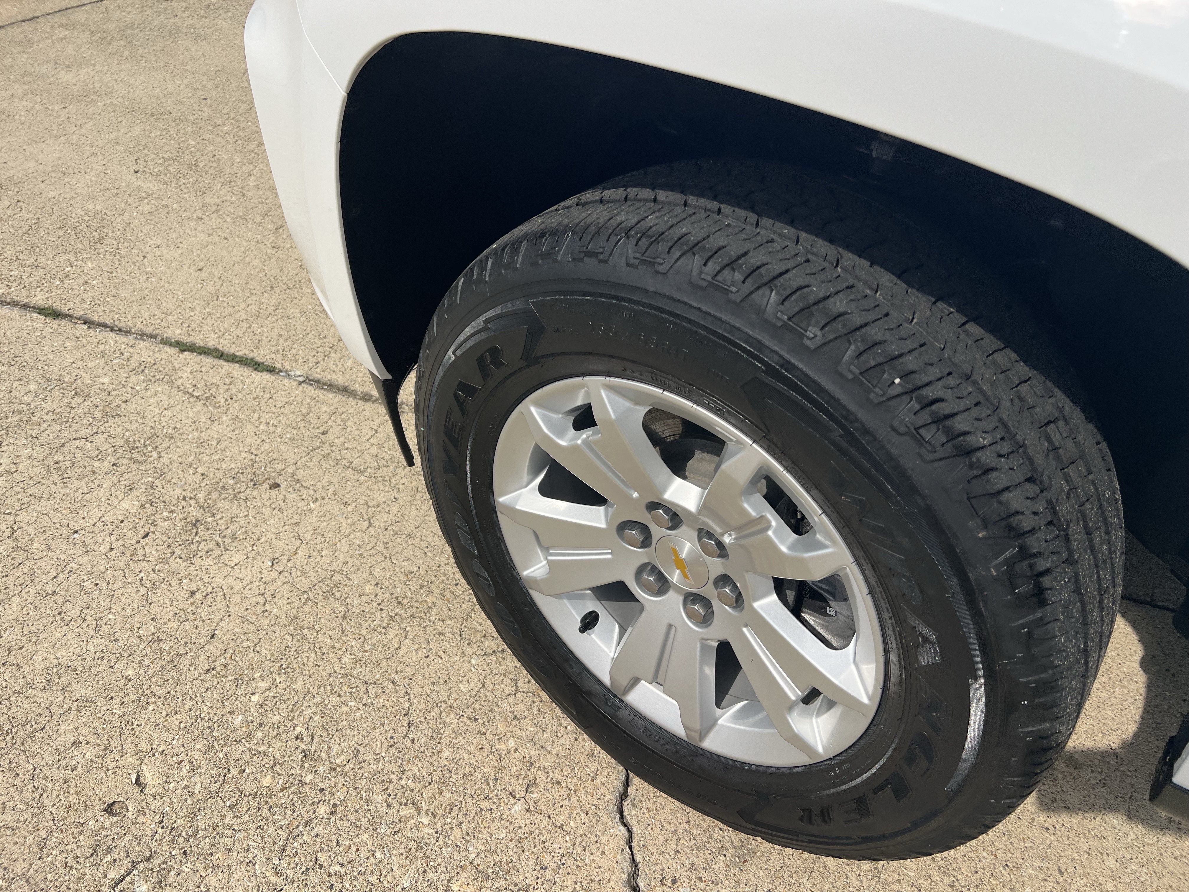 Used 2022 Chevrolet Colorado LT w/ Fleet Safety Package RWD image 9