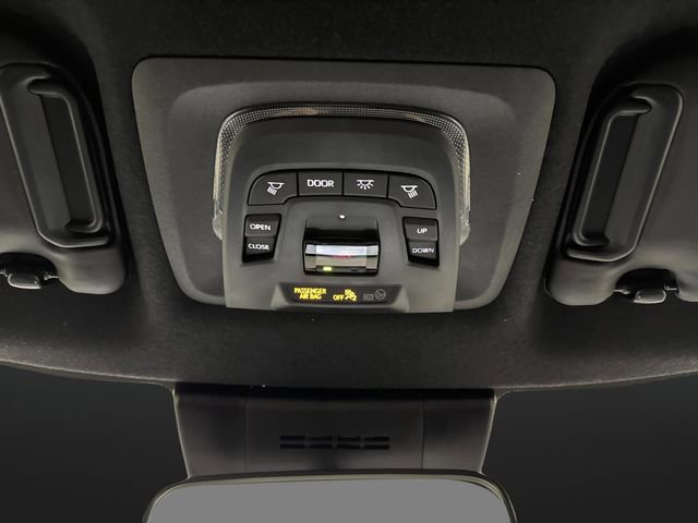 Used 2024 Toyota Corolla Cross SE image 23