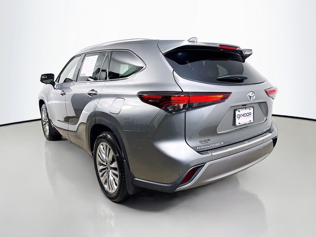 Certified 2026 Toyota Highlander Platinum AWD/4WD image 5