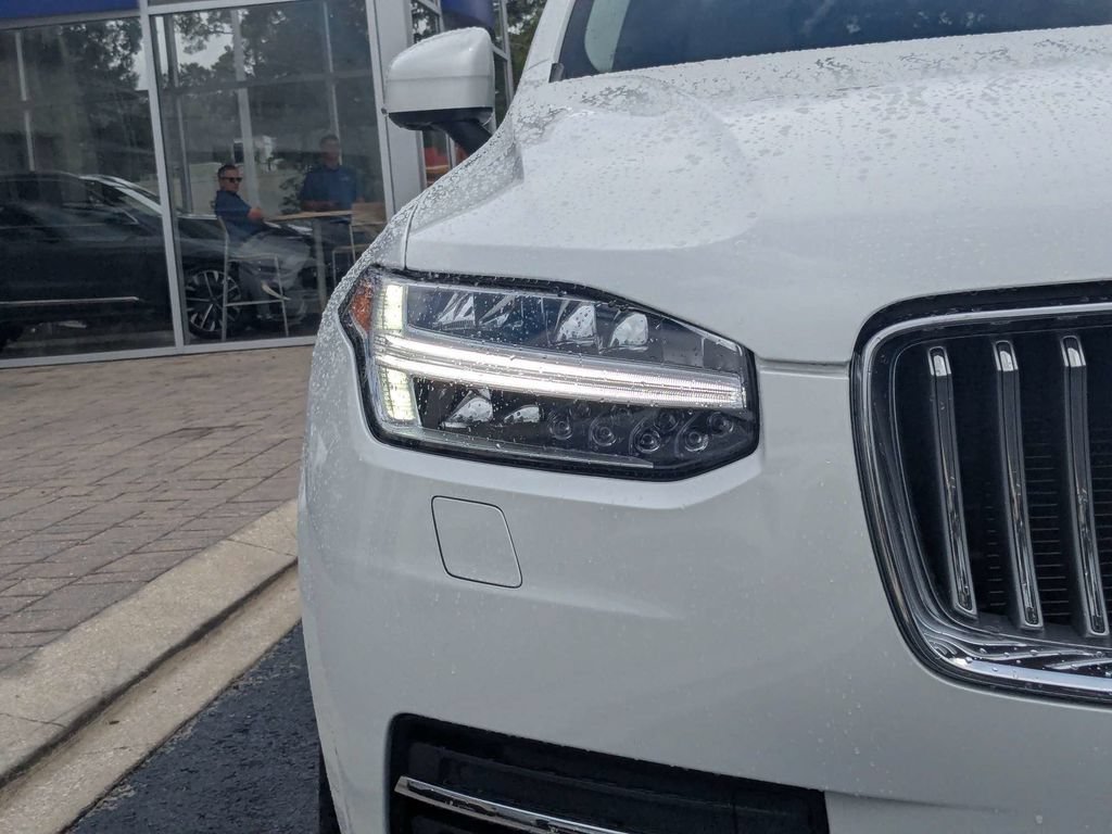 Certified 2023 Volvo XC90 T8 Plus AWD/4WD image 11