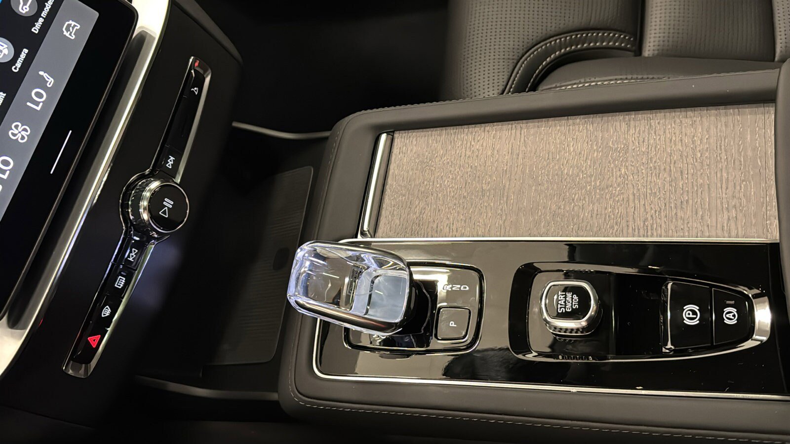 New 2026 Volvo XC90 T8 Ultra w/ Protection Package Premier image 19