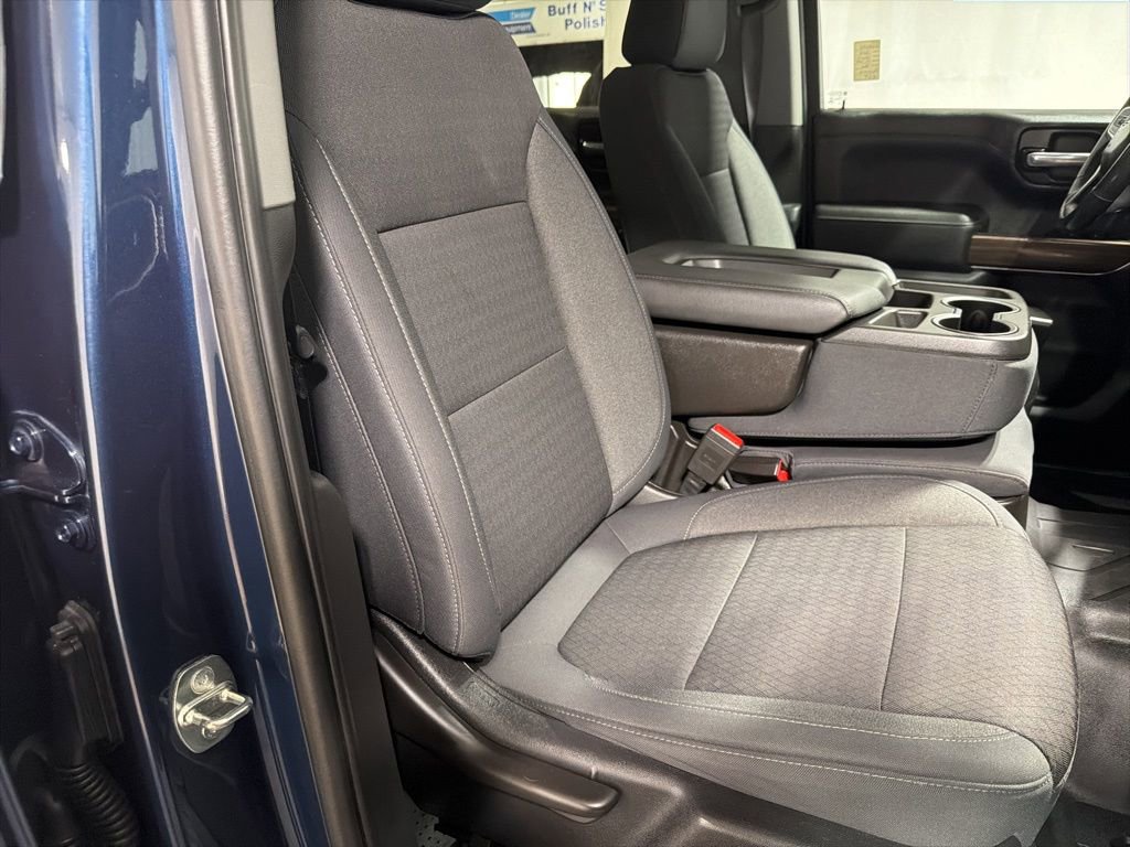 Used 2019 Chevrolet Silverado 1500 RST AWD/4WD image 23