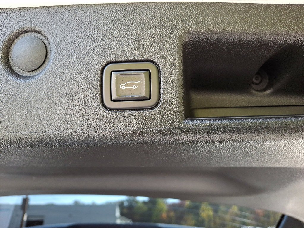 Used 2022 Chevrolet Equinox RS w/ RS Leather Package AWD/4WD image 36